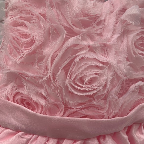 Rosette ruffle dress - Picture 2 of 6